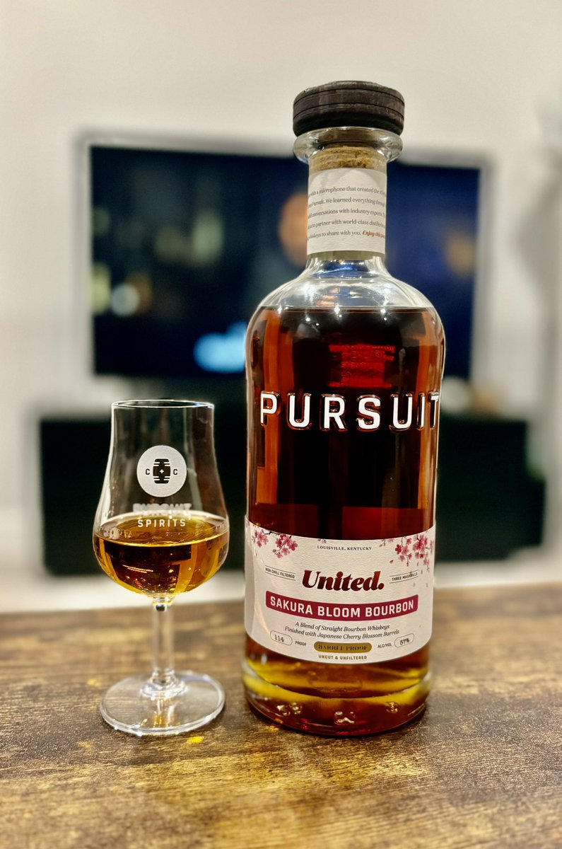 wierdwhisky's tweet image. Message received! 
Craft Distilleries - Pursuit Spirits, Peerless, Frey Ranch, Chattanooga Whiskey, Reveries, K.Luke 
Bigger Distilleries - Still Austin, Heaven Hill, Bardstown Bourbon Co.

Ask any questions you have about bourbon! 🥃Cheers!