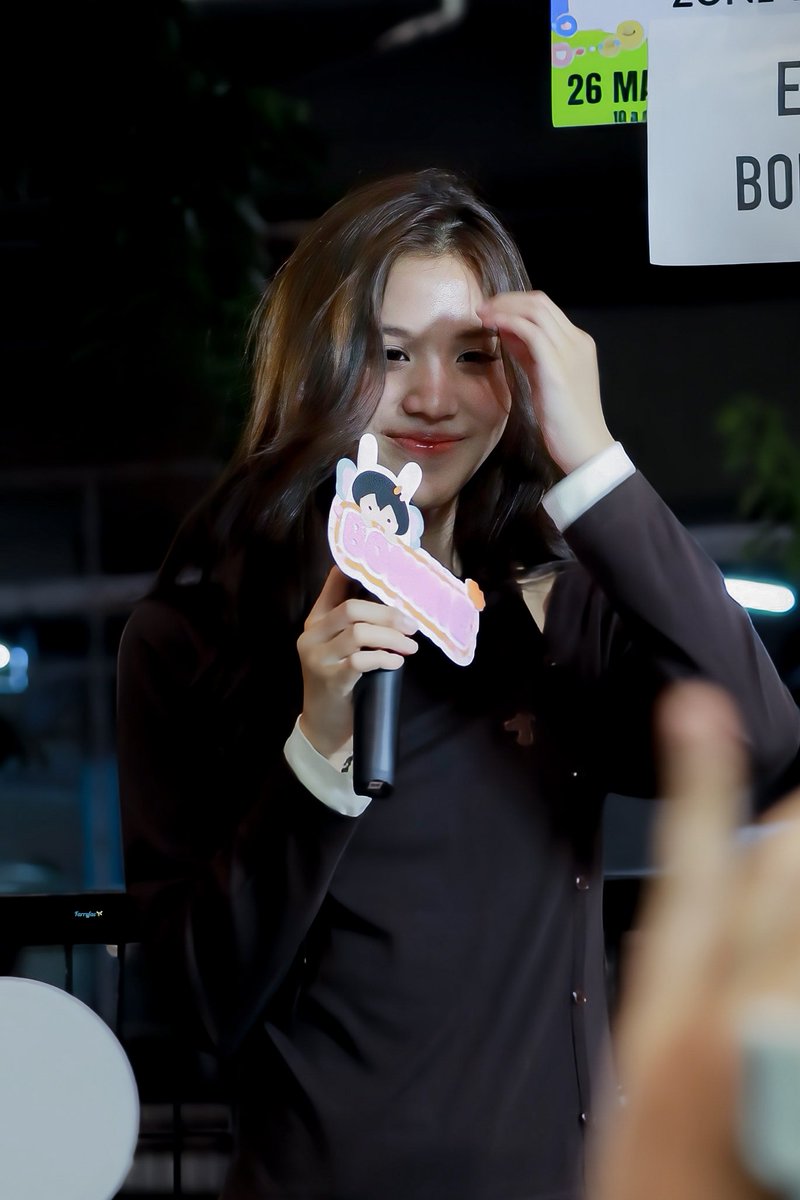 farryfav's tweet photo. 🥰🤏

EMIBONNIEANY FANIVAL 2026
#GMMTVFANIVAL2026xEmiBonnie https://t.co/6Crk7JAuKI