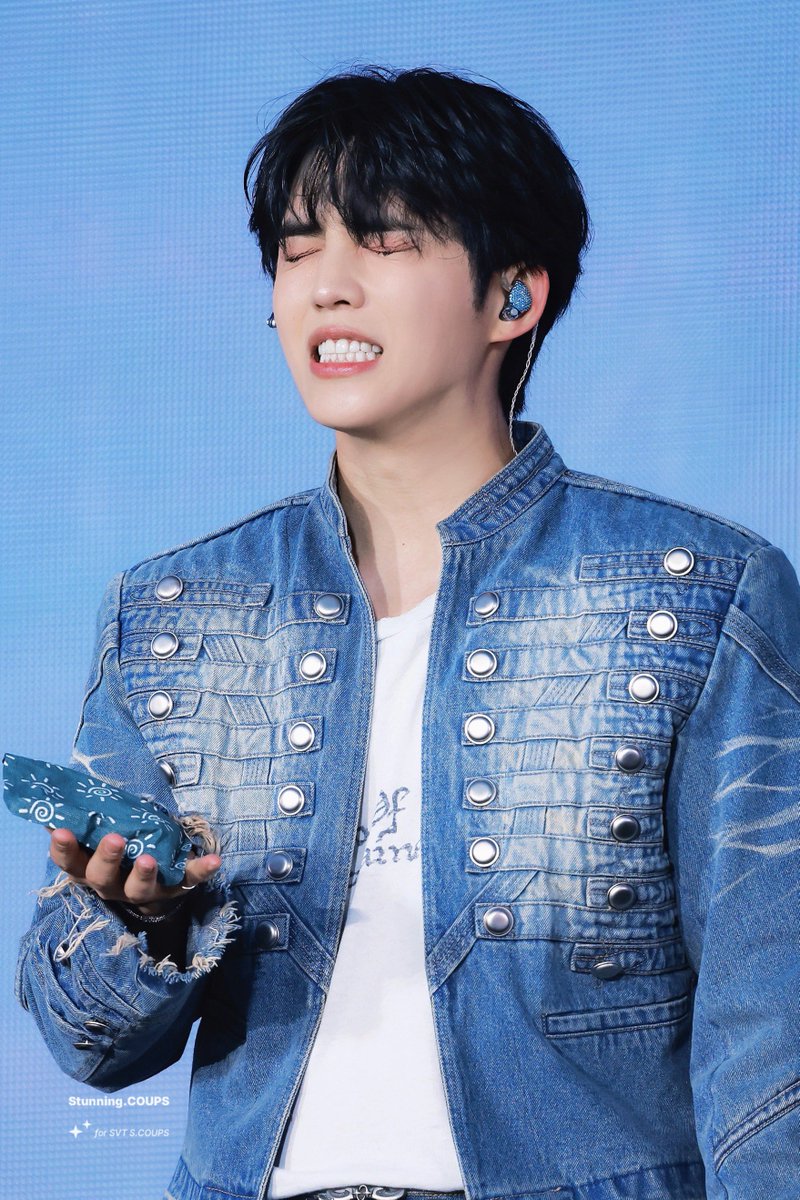 Stunning.COUPS tweet media