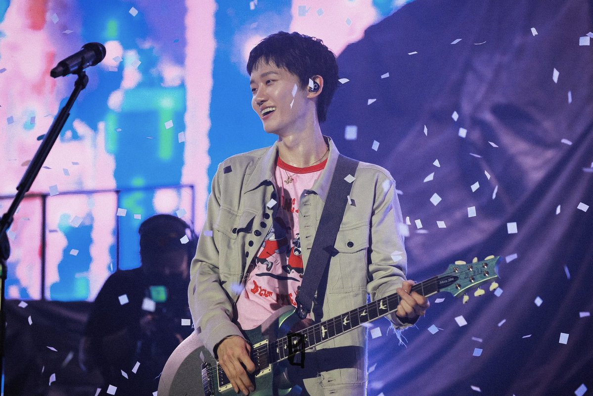 ๐ฉ๐ฉ. tweet media