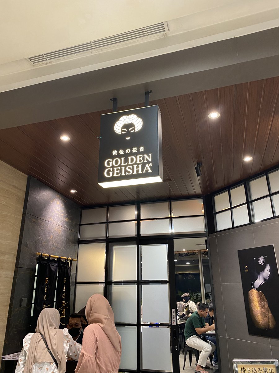 graceeee tweet media