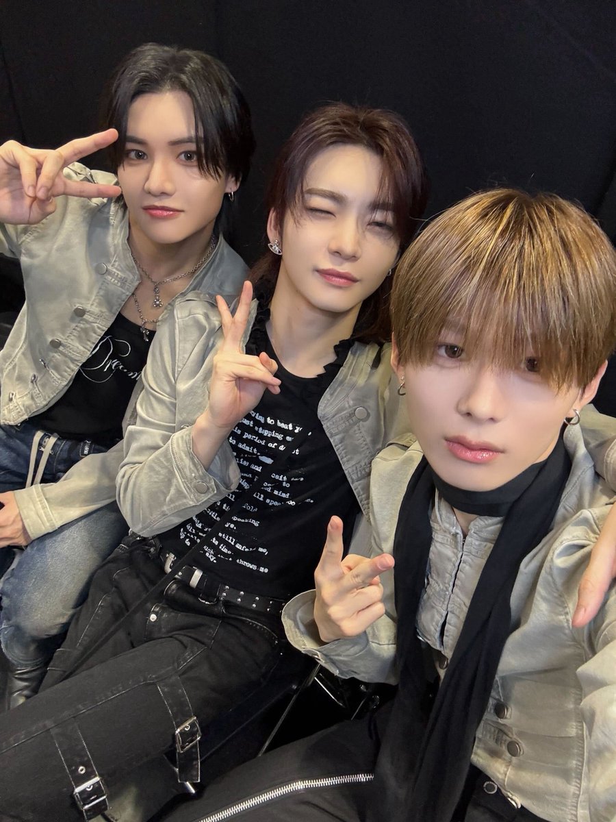 260404 소타 위버스 포스트에 쿄스케!!

2일간 고마워요~
많이 얘기해서 즐거웠어!
#aoen #アオエン #아오엔
#京助 #KYOSUKE #颯太 #SOTA