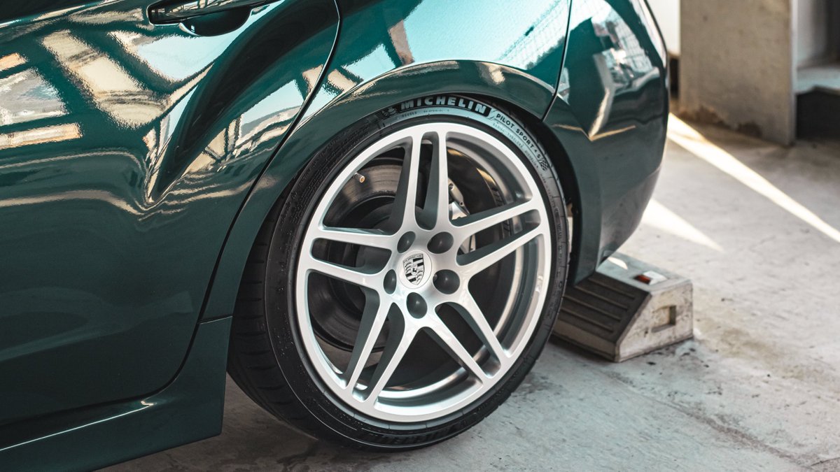 コマツ tweet media