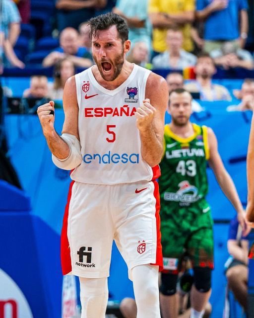 Hoy cumple 41 años Rudy Fernández:

➡️ 2 Oros Mundial
➡️ 4 Oros, 1 Plata y 1 Bronce Eurobasket
➡️ 2 Platas y 1 Bronce JJOO
➡️ 7 Ligas ACB
➡️ 7 Copas del Rey
➡️ 3 Euroligas
➡️ 9 SuperCopas de España
➡️ 1 Copa ULEB
➡️ 1 Copa Intercontinental
➡️ 3 MVPS Copa del Rey
➡️ 1 MVP Final