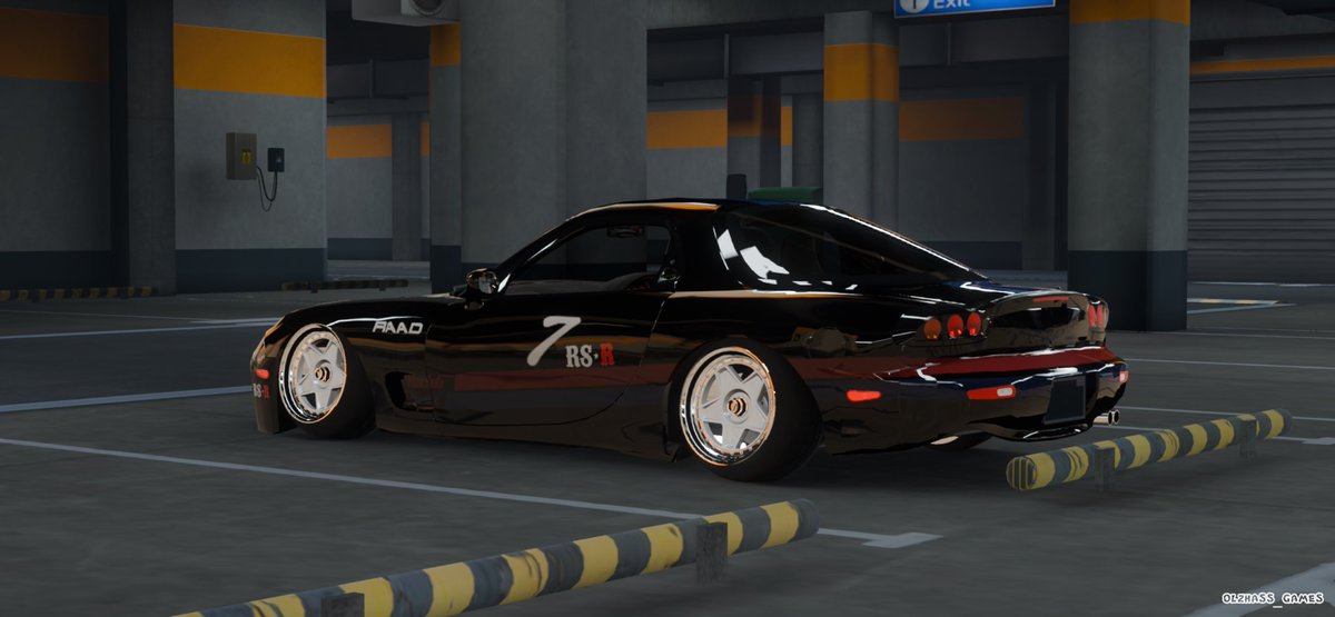 めちゃくちゃ久しぶりにカーパやった
FDが欲しくてドリ車作ってたらちゃんとドリフトしてみたくなってきて、一台作成してコソ練してます