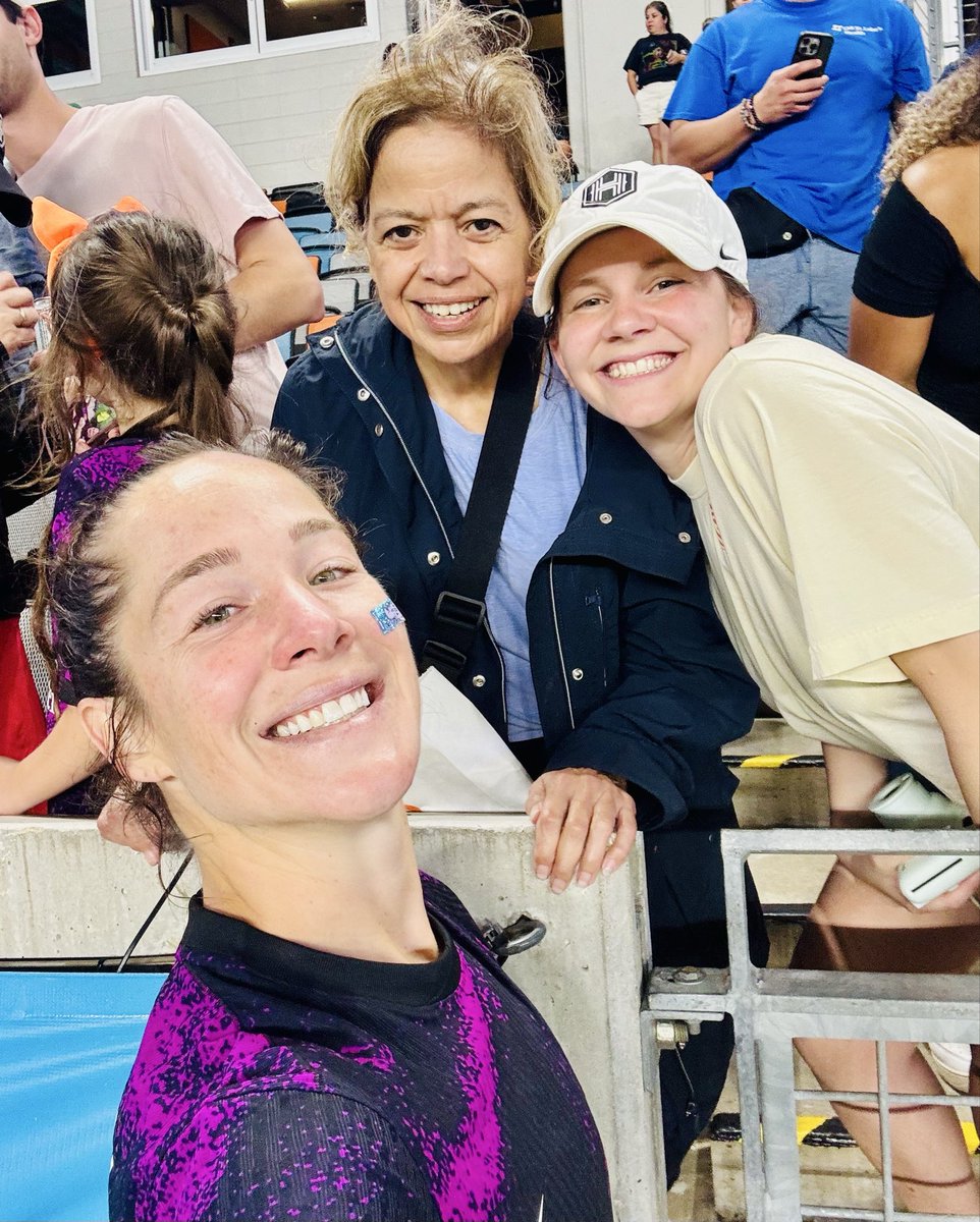 RichDescubre's tweet photo. Mom’s new favorite soccer memory! She met Houston Dash star Paige Nielsen after today’s high-scoring 4-3 victory against Racing Louisville. 
#houston #soccer https://t.co/NV7sZKYuZy