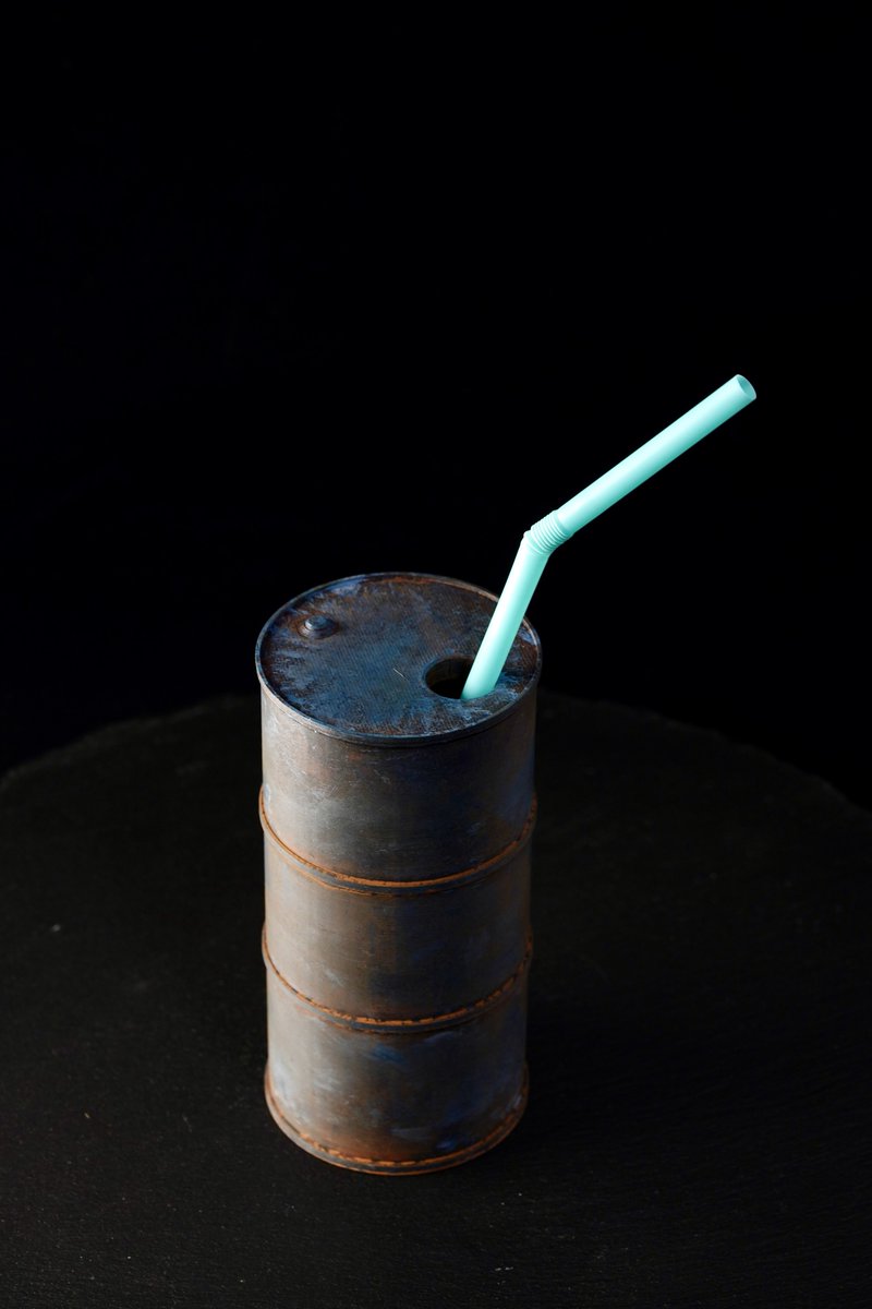 kase_modeler's tweet photo. 缶コーヒーホルダーできました！

【泥水を啜れ】と命名

「これで飲む…缶のコーヒーは苦い…」 https://t.co/t4SN7t8Ngw