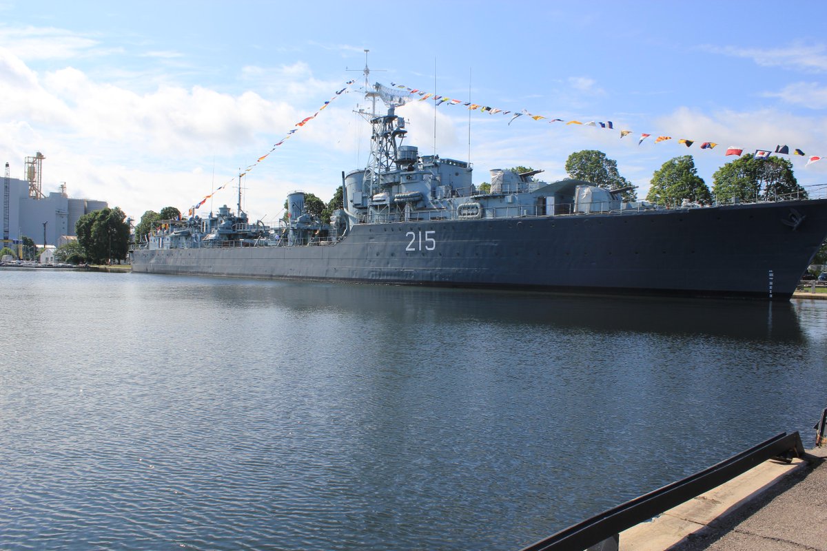 Ready Aye Ready - Royal Canadian Navy #RCN tweet media