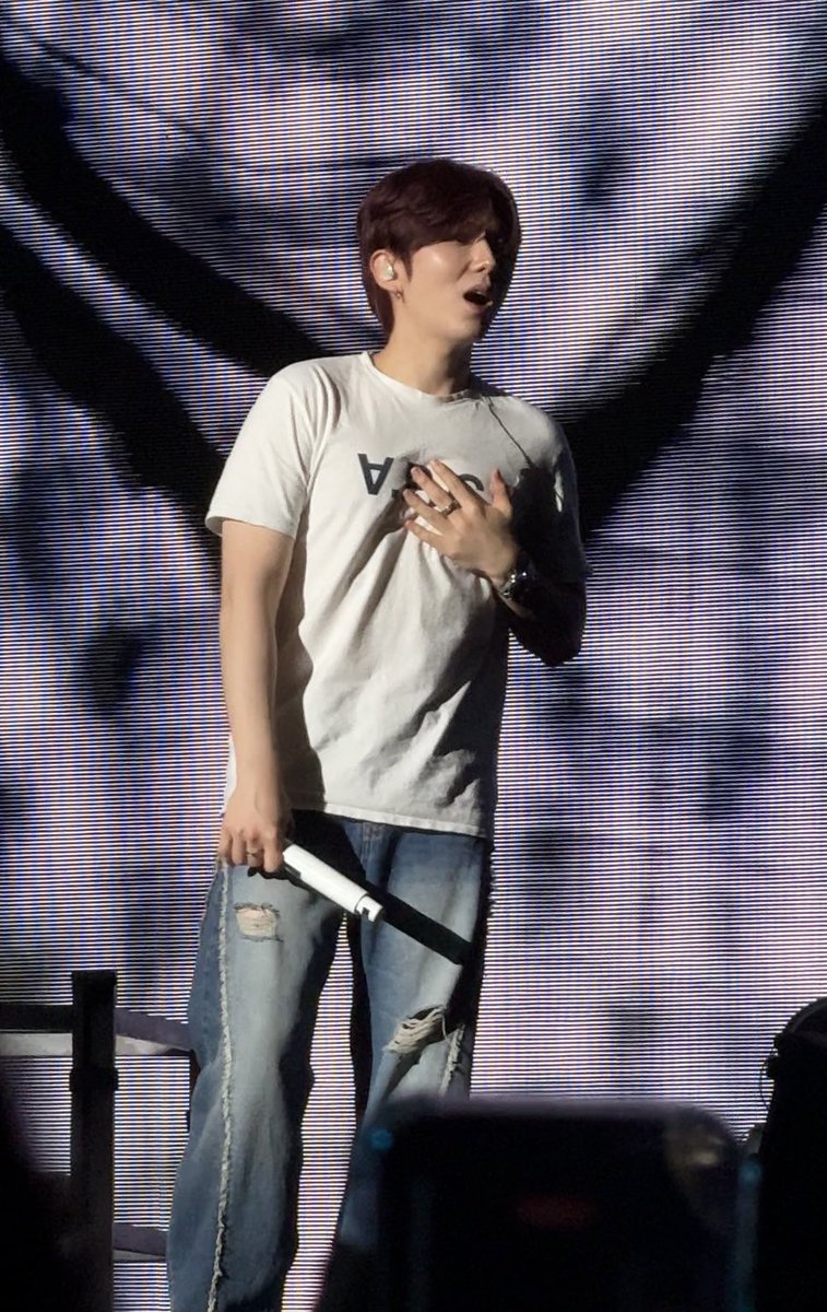 ᴍɪᴊᴜ tweet media