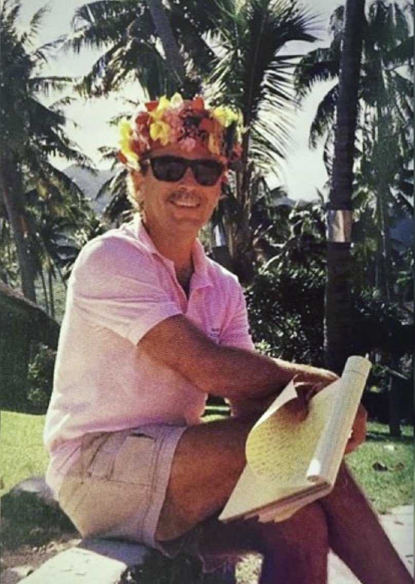 🎶If I could just get it on paper
The things that have
Happened tonight
But that seems to me
To be the big key
I'm havin' too good a time
To ever turn out the lights🎶

#JimmyBuffett

#FinsUp
#BubblesUp
🦈🆙️
🫧🆙️