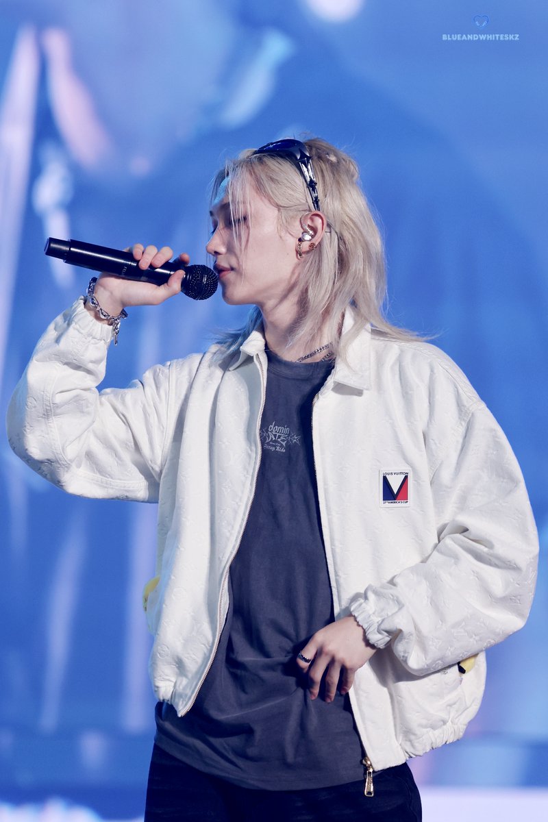 BlueAndWhiteSKZ's tweet photo. [20240831] Stray Kids World Tour <dominATE SEOUL>

#skz #straykids 
#felix #필릭스 https://t.co/kBivGaxSRH