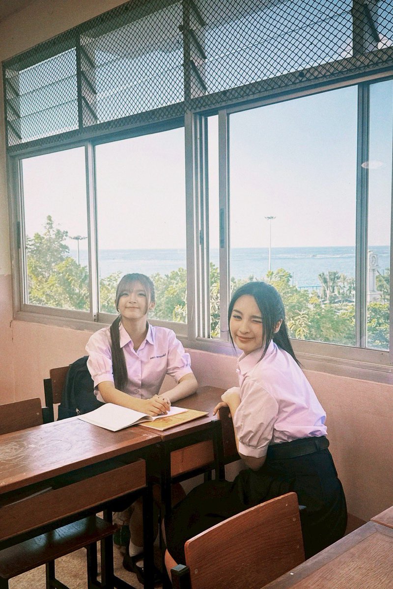 shockmegirls's tweet photo. และสำหรับใครที่ถามว่า

1.น้องเสี่ยมีคู่ไหม (😋)
2.พี่ตะวันเป็นทอมไหม
3.จอร์จี้ขอโทษมินตราไหม

ซื้อบัตรมาดูอีพี 10 หาคำตอบที่งาน #ShockMeGirlsOURFINALMOMENTTOGETHER พรุ่งนี้นะควัฟ (ยังซื้อได้ในแอพ iam)

SHOCK ME GIRLS EP9
#ShockMeGirlsTHxEP9
#ShockMeGirlsTH https://t.co/E22lRKCtrU