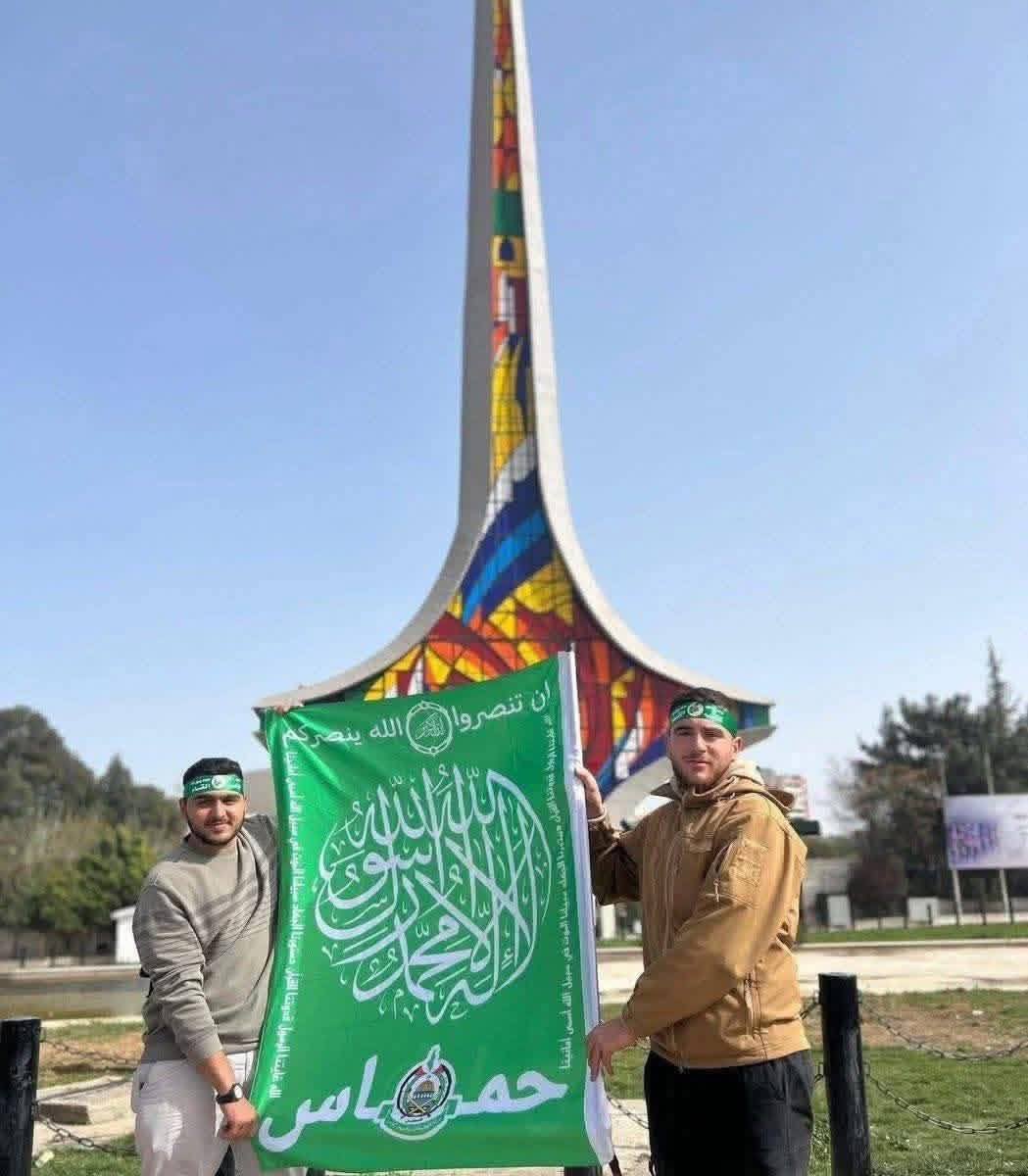 Rouchan Bozou - روشان بوظو tweet media