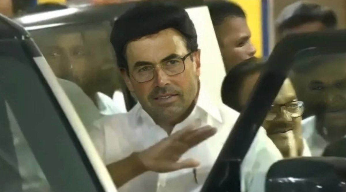 LeoVikkash™ tweet media