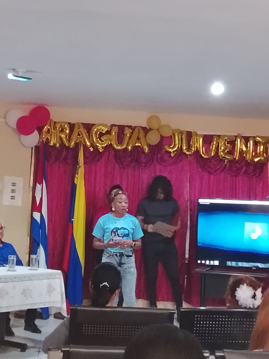 cubacolabora's tweet photo. La juventud cubana sigue siendo la esperanza de la Patria y la fuerza del futuro".
Revolucionarias: "¡Hasta la victoria!
#UJC
#CubaCoopera 
#CubaPorLaVida https://t.co/Vr2ykpWsQe