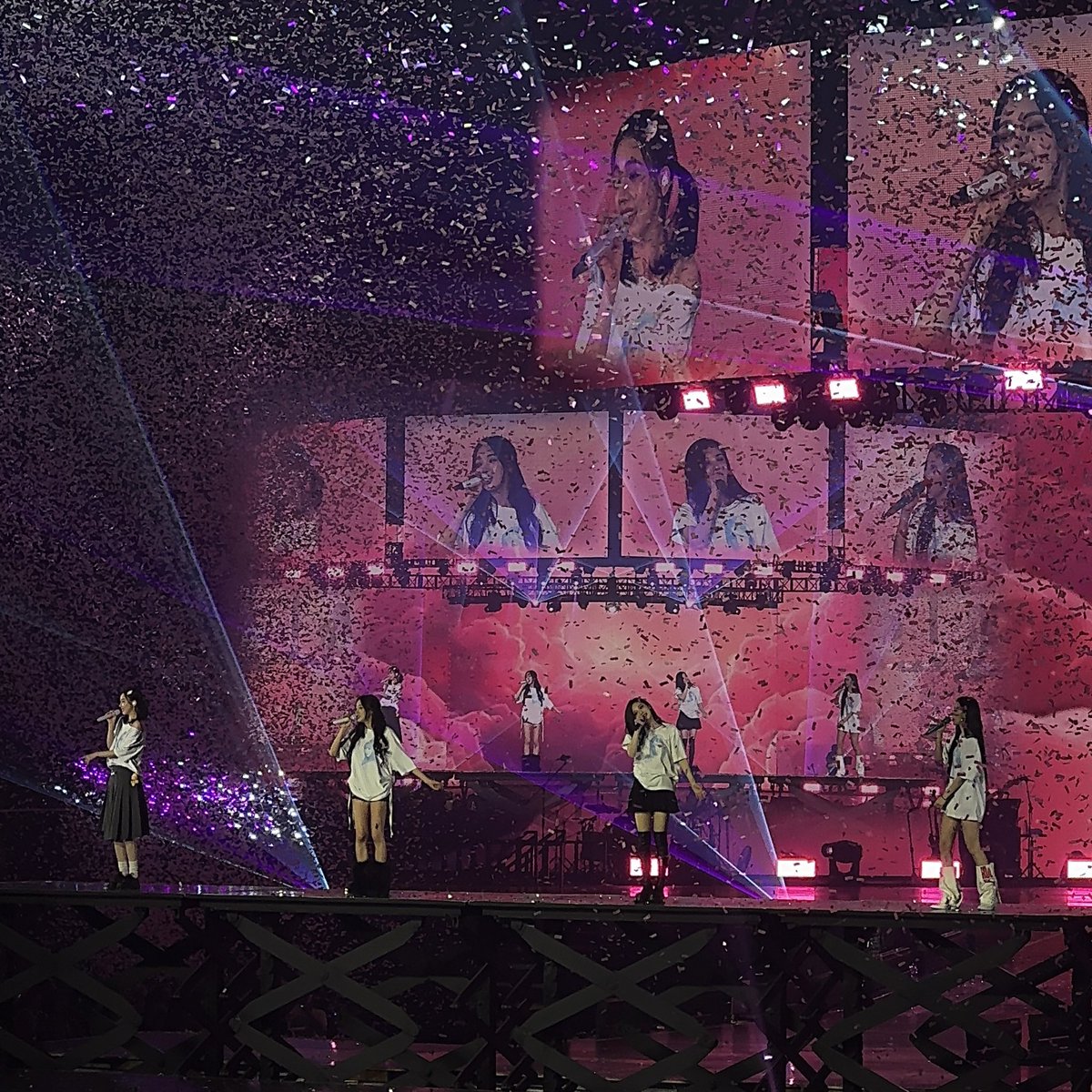 Claire Lune tweet media