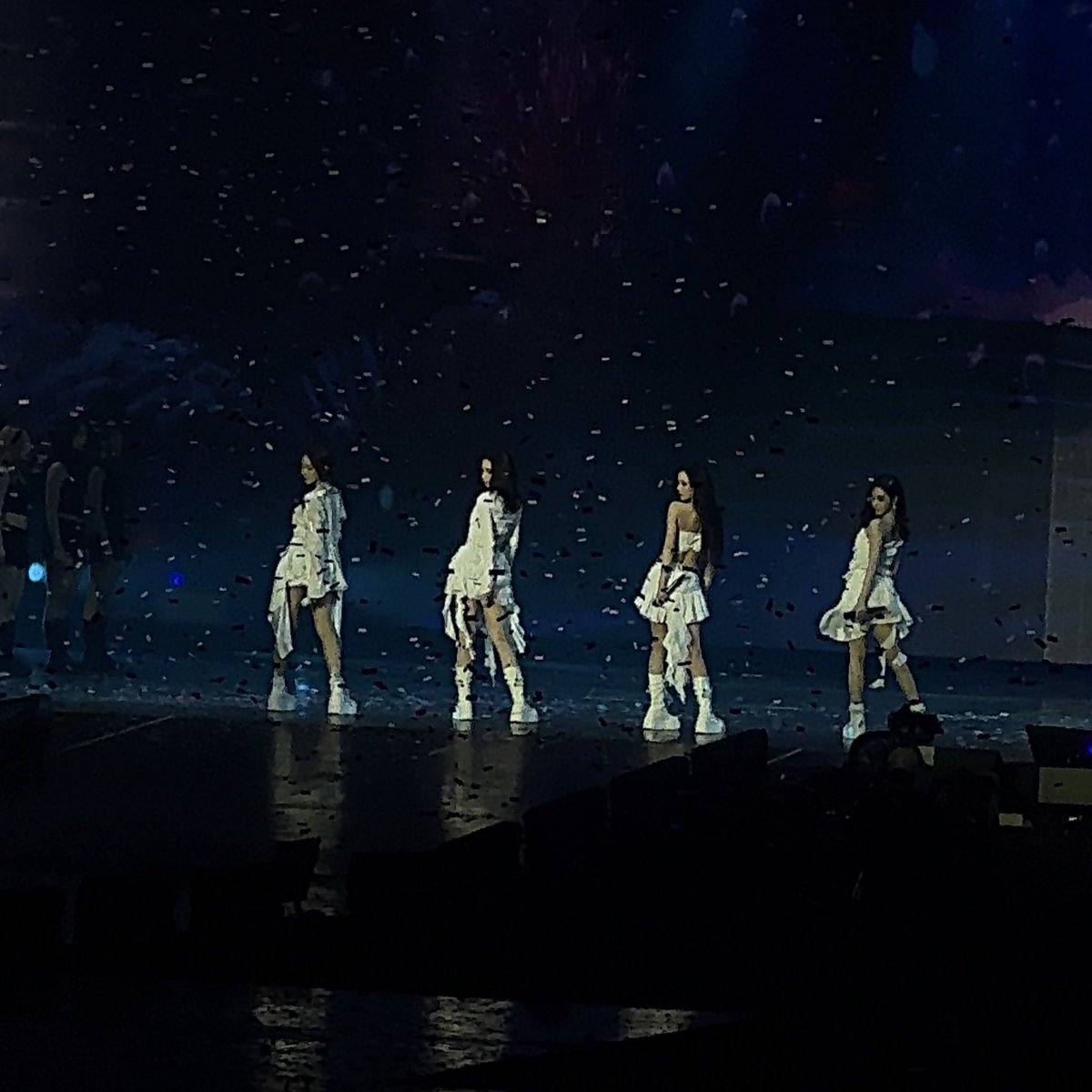 Claire Lune tweet media