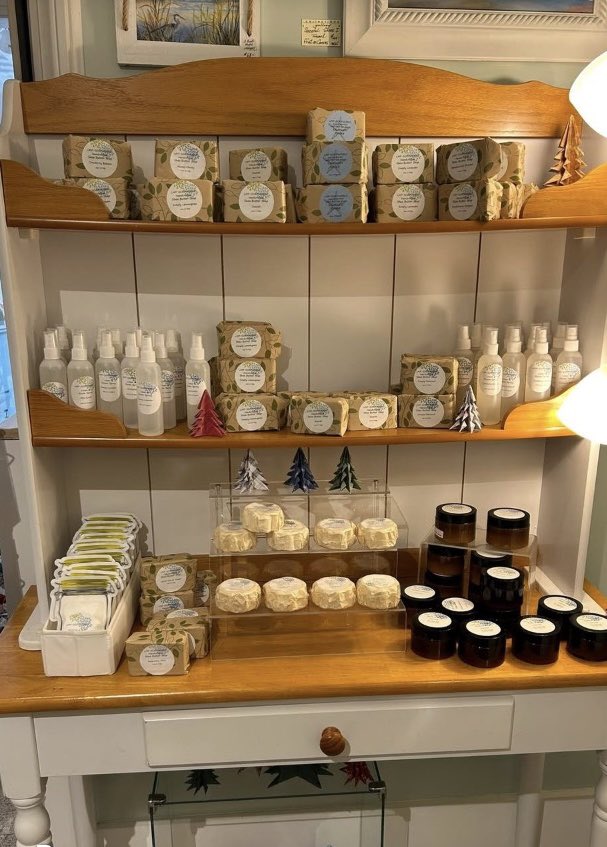 LMP_Soapworks's tweet photo. Collections Gallery
23 Jarvis St. Sandwich,MA

April hours: Tuesday-Sunday 10-5p https://t.co/hSadq7WqLK