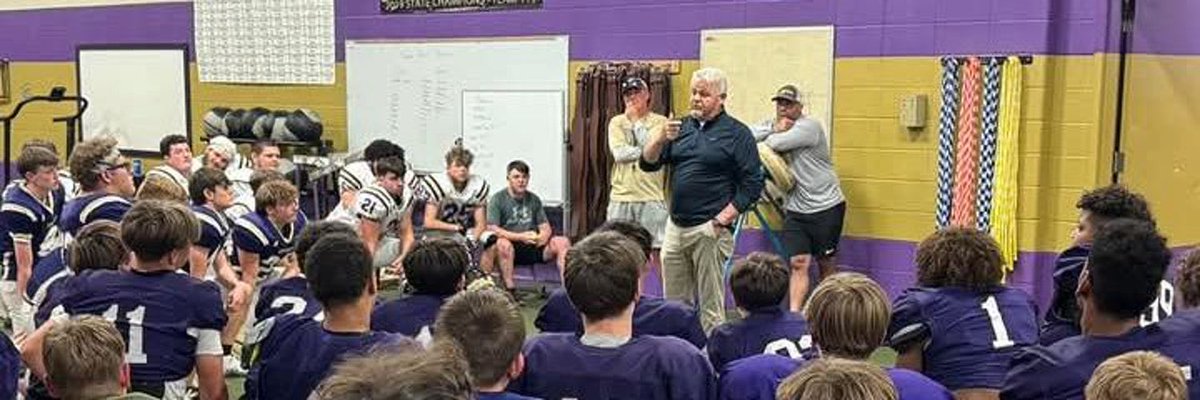 BushKaydne's tweet photo. I had my ring ceremony a couple weeks ago and I’m blessed that I’m a player and to be part of this program would’ve had not had a championship but I do from hard work practice games an scrimmages I wouldn’t of had a championship or be the great young men an player I am today I wouldn’t have done without you Meece middle forever a briar jumper class 2031 💛💜