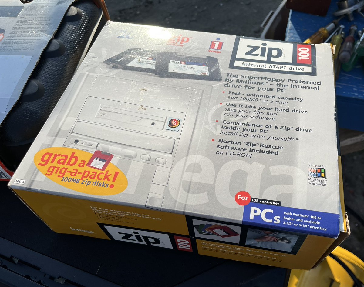 RetroFox tweet media