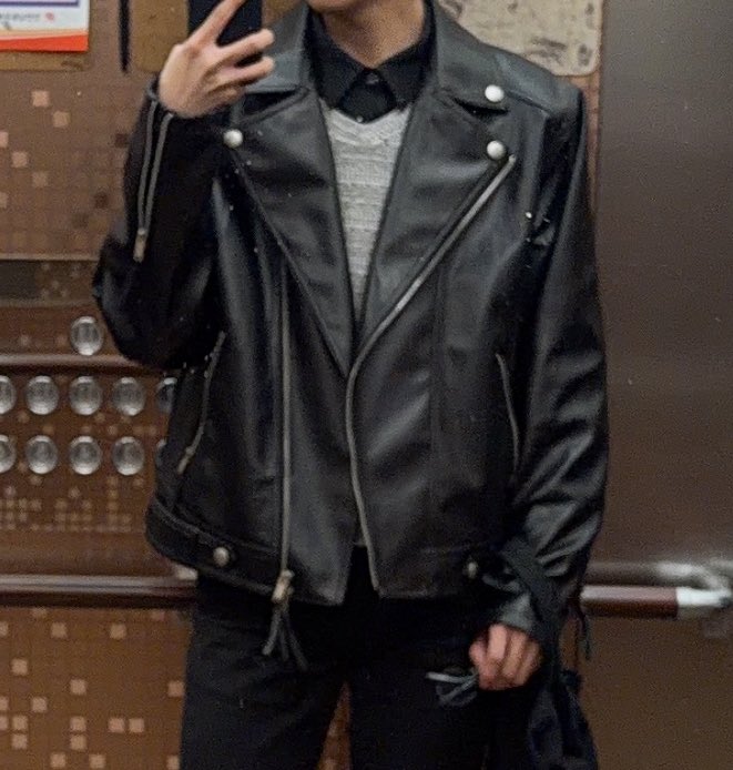 비티 tweet media