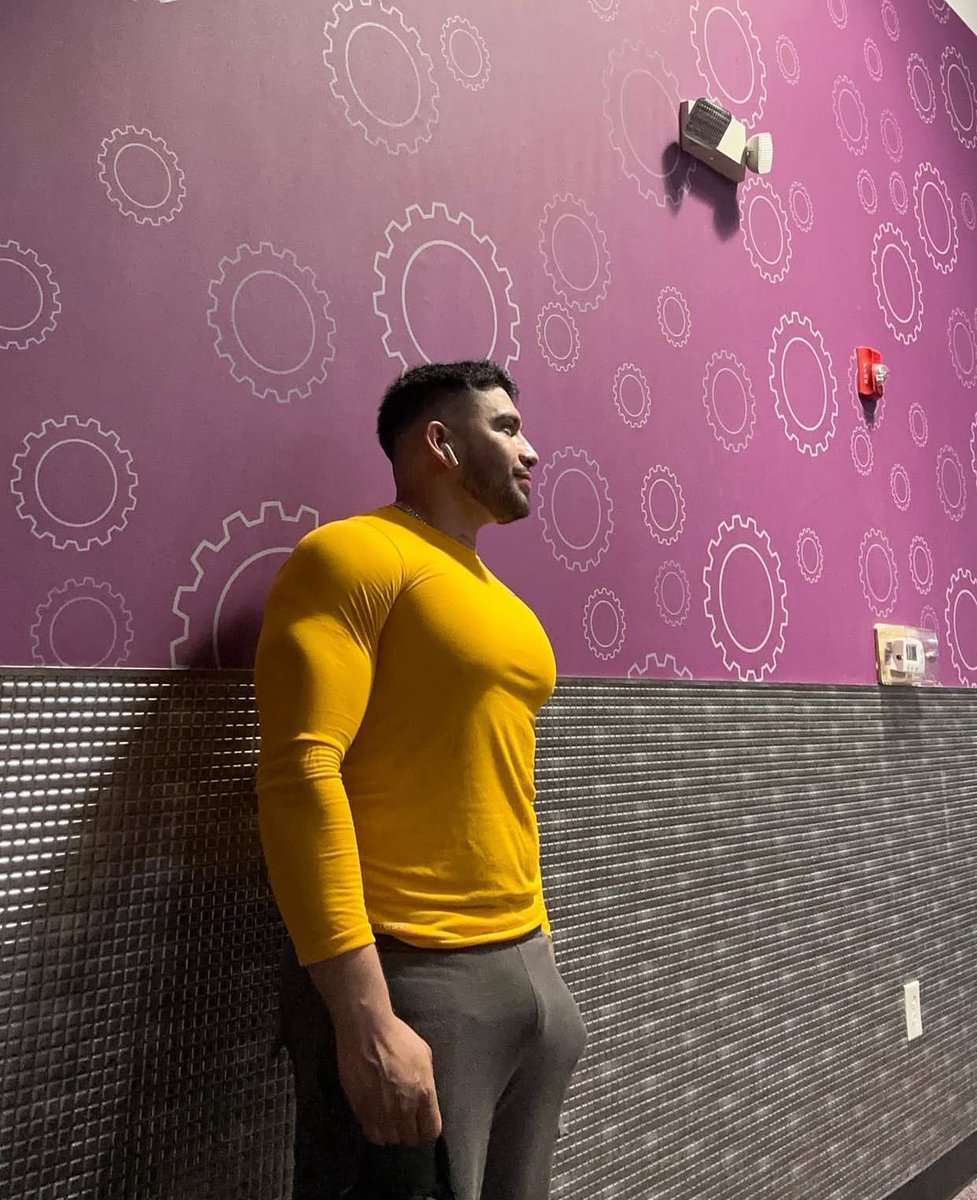 blue collar men tweet media