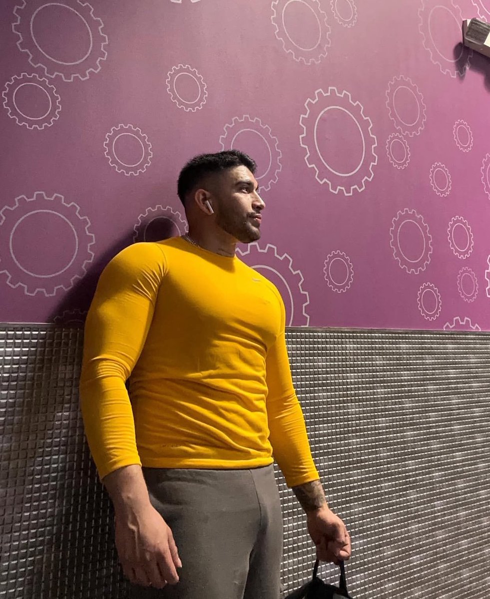 blue collar men tweet media