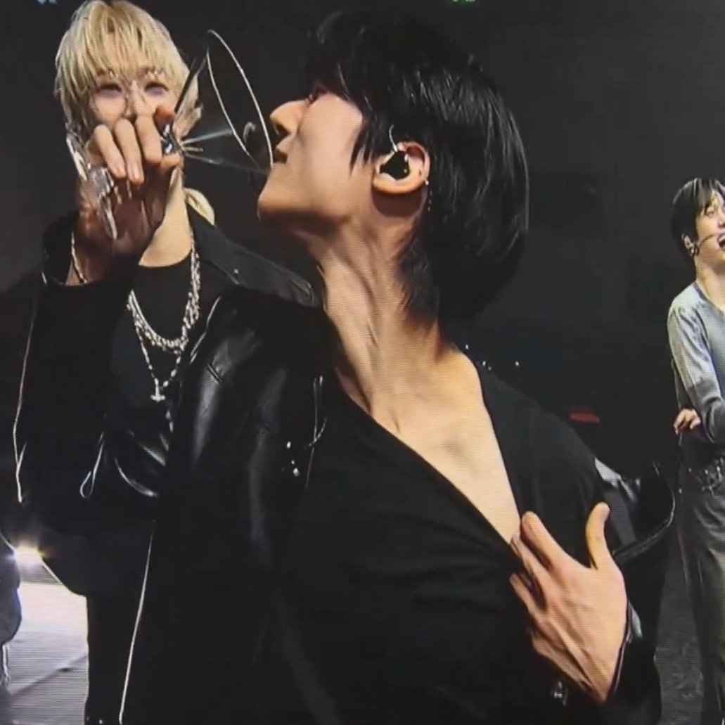 JWY safe place tweet media