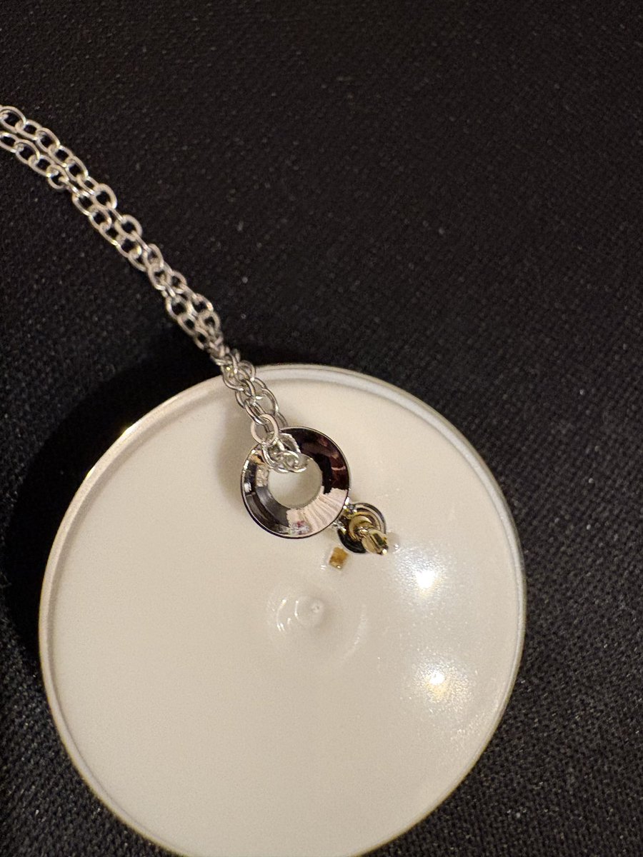 あやまる tweet media