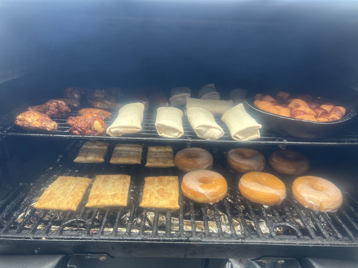 Lounge dawg(I am emotionally scarred) tweet media