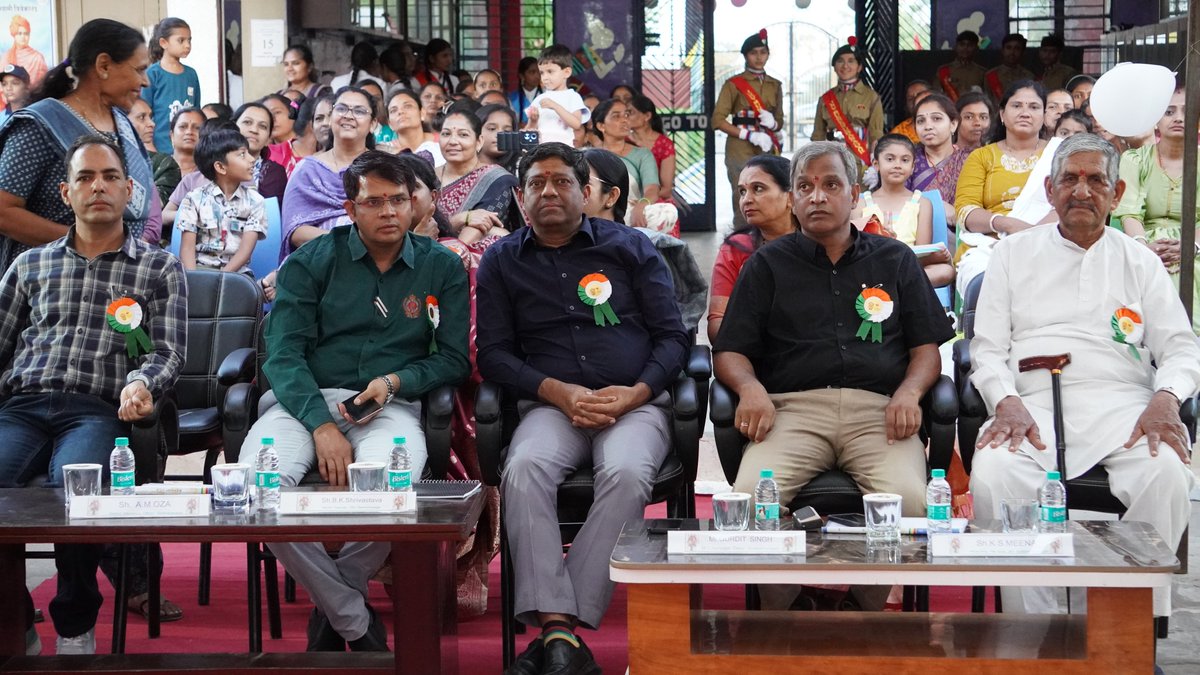 JnvSurendra's tweet photo. Annual Day Fuction 2K26 celebrated in PM SHRI JNV Surendranagar. A large number of crowds gather to attend this event and to cheer-up the performers. Specially Thanks to all the Staff Members and the Students who give their all to make this Evening Memorable. https://t.co/1IoC8x1B66