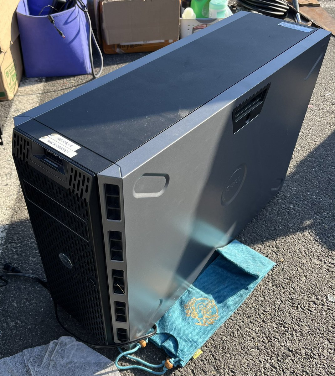 RetroFox tweet media