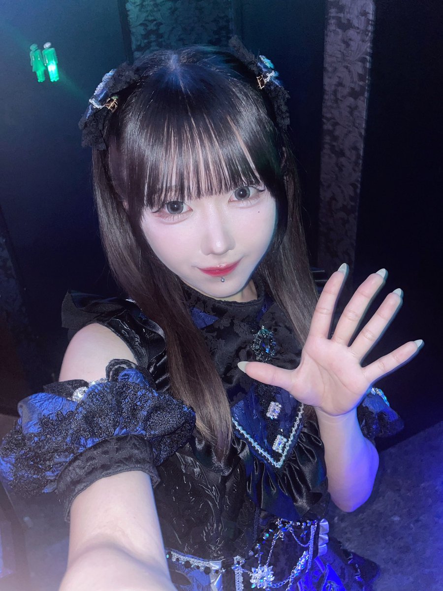 あろ tweet media