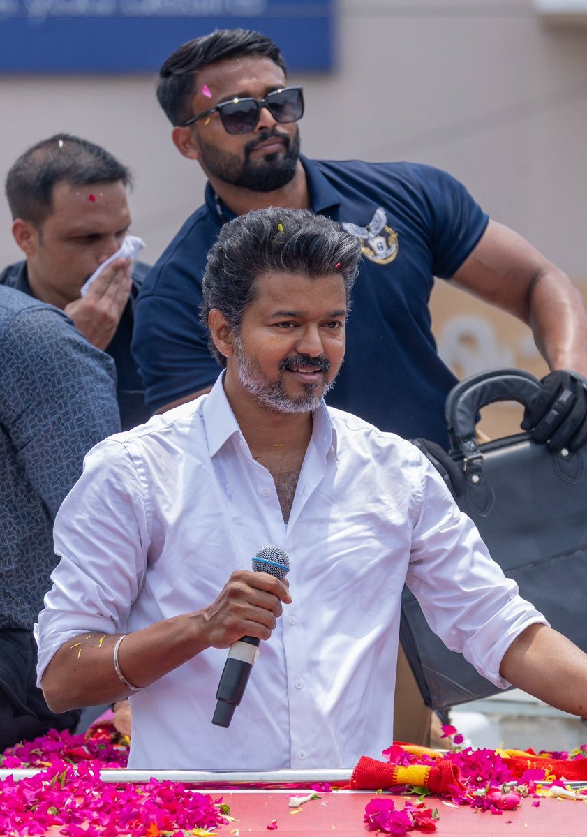 VijayFansOfficialSquad🇲🇾 #JanaNayagan tweet media