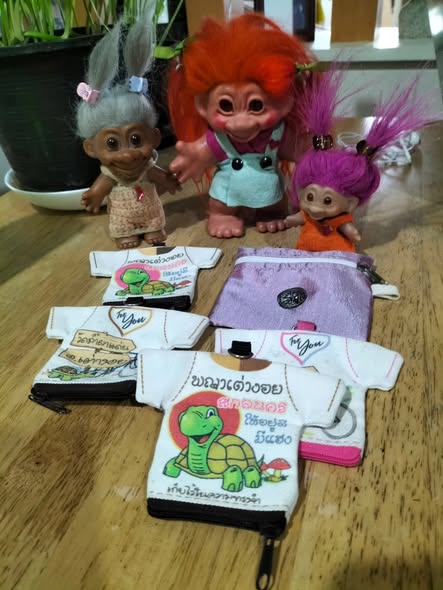 ChrisCsd1's tweet image. #Purses Santina (left). Siz &amp;amp; Purplina, love these so very cute purses!