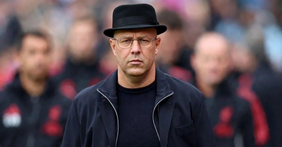 🗣️ Arne Slot sur la menace d’un potentiel licenciement :

« Je ne suis pas en danger, je suis le danger. » 

🎙️ (CP)