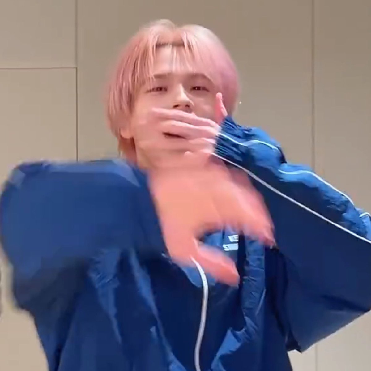 ౨ৎ.. tweet media