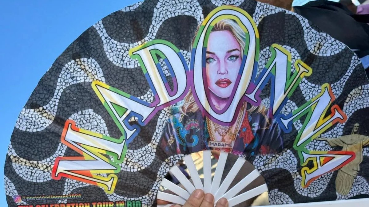 UpdateCharts tweet media