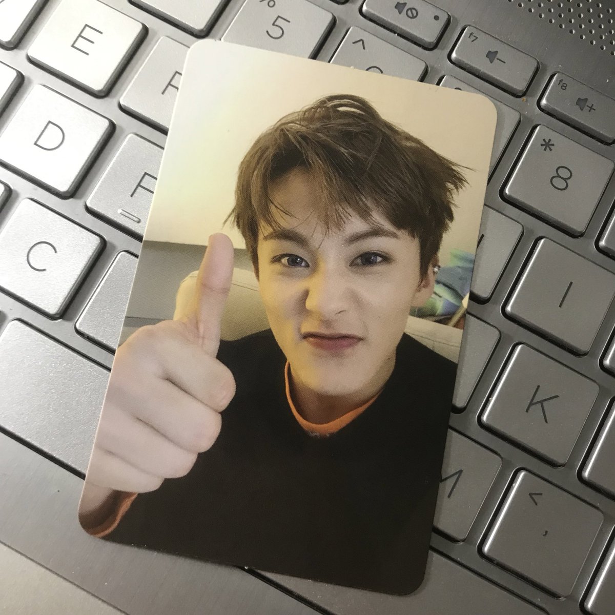 JYUBBY98's tweet photo. wts pc mark jempol 

— 200.000
— splt pay / full oren (dgn adm)
— harga incld packing
— dom crb jabar

boleh tanya tanya di dm ya https://t.co/Krbgn8jSzv