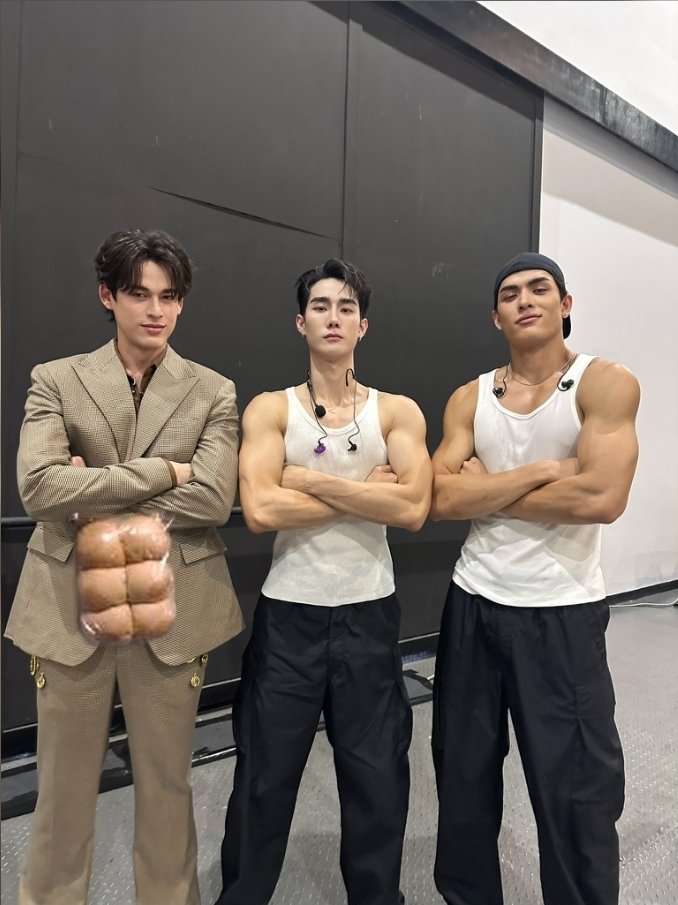 Love,Live,Laugh tweet media