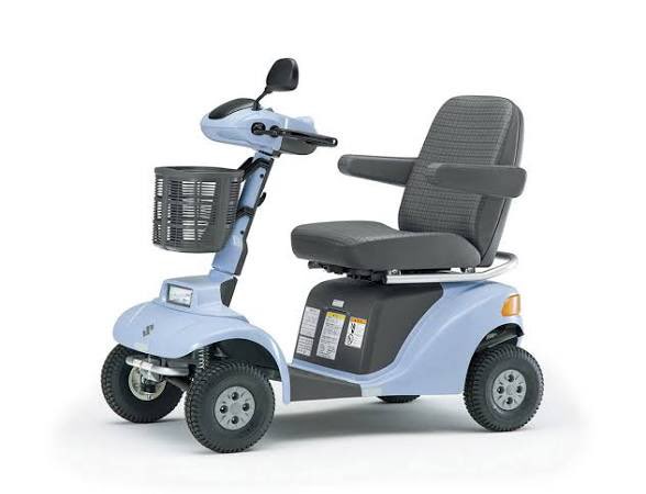 一車線でのチャリカス邪魔すぎて草 
車道のど真ん中にいるこいつよりはマシやけど邪魔