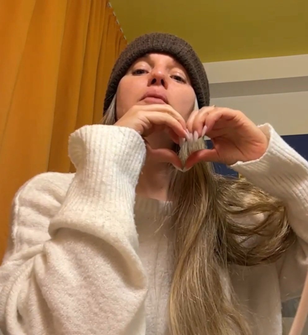 80 millones de vistas en el canal.

La vida de 80 millones de personas cambió gracias a ustedes @valentinagod &amp; <a href="/elliotsofia/">Sofia Elliot</a> . 

Gracias por existir <a href="/valenysofiok/">VALEN Y SOFI</a> ✨️.