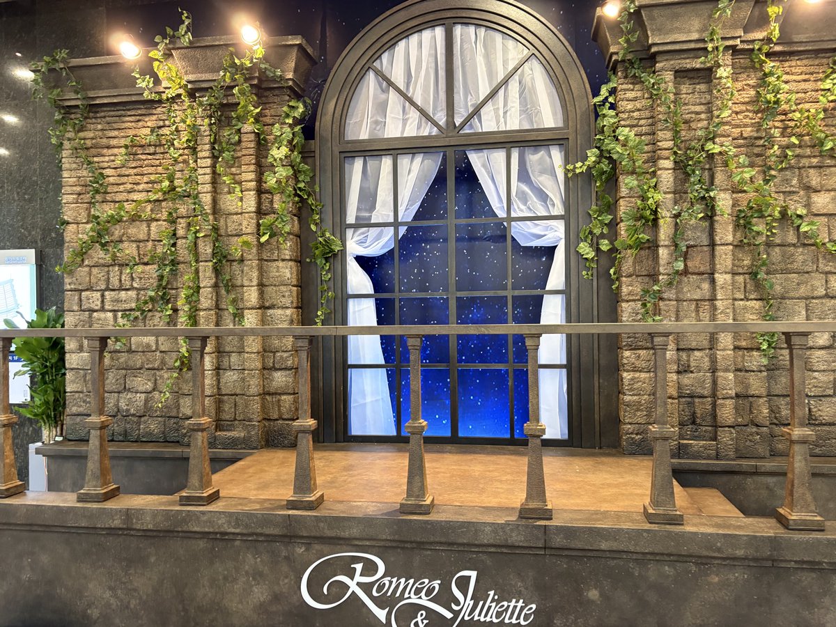 HeeJaeOne0609's tweet photo. [뮤지컬 Romeo &amp; Juliete ] 
260404 공연 출근길 퇴근길 

#김희재 #kimheejae #롬희오 #ROMHEEO 
너무 잘햇어 히재야 🫶 정말로 멋진 롬희오!! 고생했어 ✨️ https://t.co/02enhYrIYN