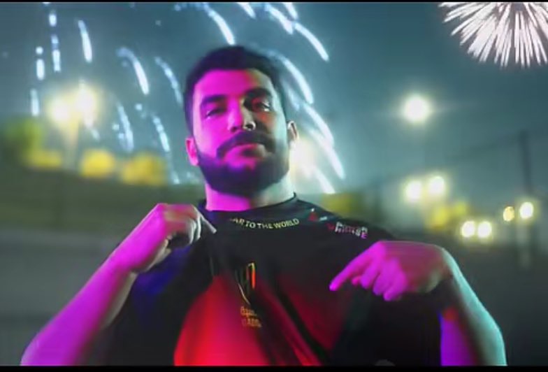 سـكايلر tweet media