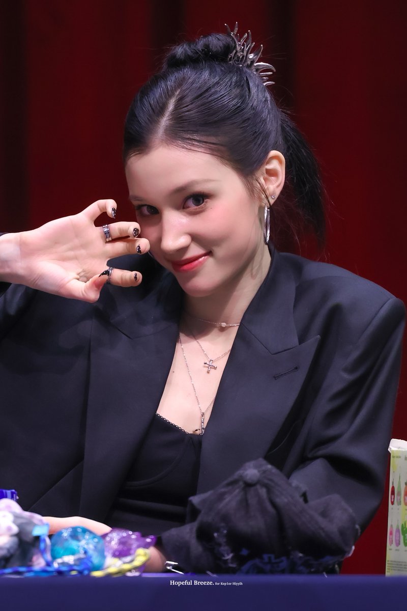 Hopeful Breeze. tweet media