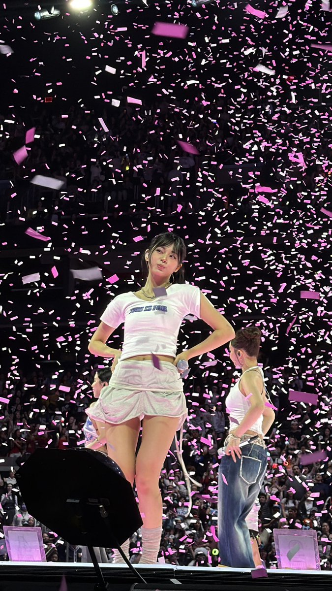 reeve ♕💋☀️ tweet media