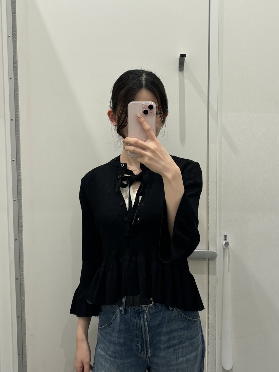 ふらっと帰りにGU寄ったら、rokh とのコラボ置いてて可愛かったー！！！！トップス2着とも買った🤍👼🏻