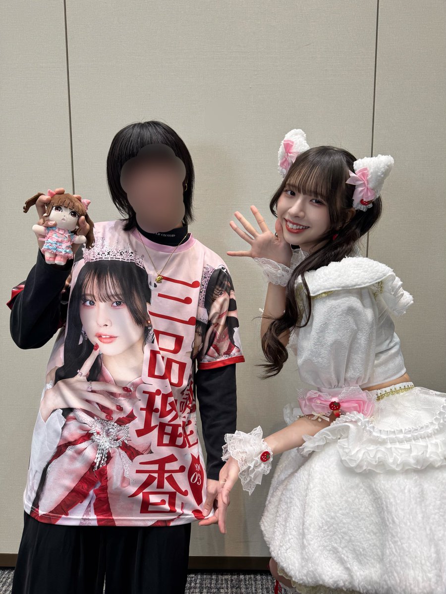 sakutws's tweet photo. 大特典会楽しかった！！
やっぱり推しが世界一かわいい🫶

やっとフルグラ着れたしぬいはこの持ち方がフィットするのでオススメです✊

#わーすた
#三品瑠香 #瑠香めら https://t.co/PT1BPYvLzC