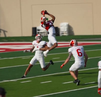 Hoosier_Review's tweet photo. This down field haul by Davion Chandler 👀 #iufb https://t.co/QFmHCyss7O
