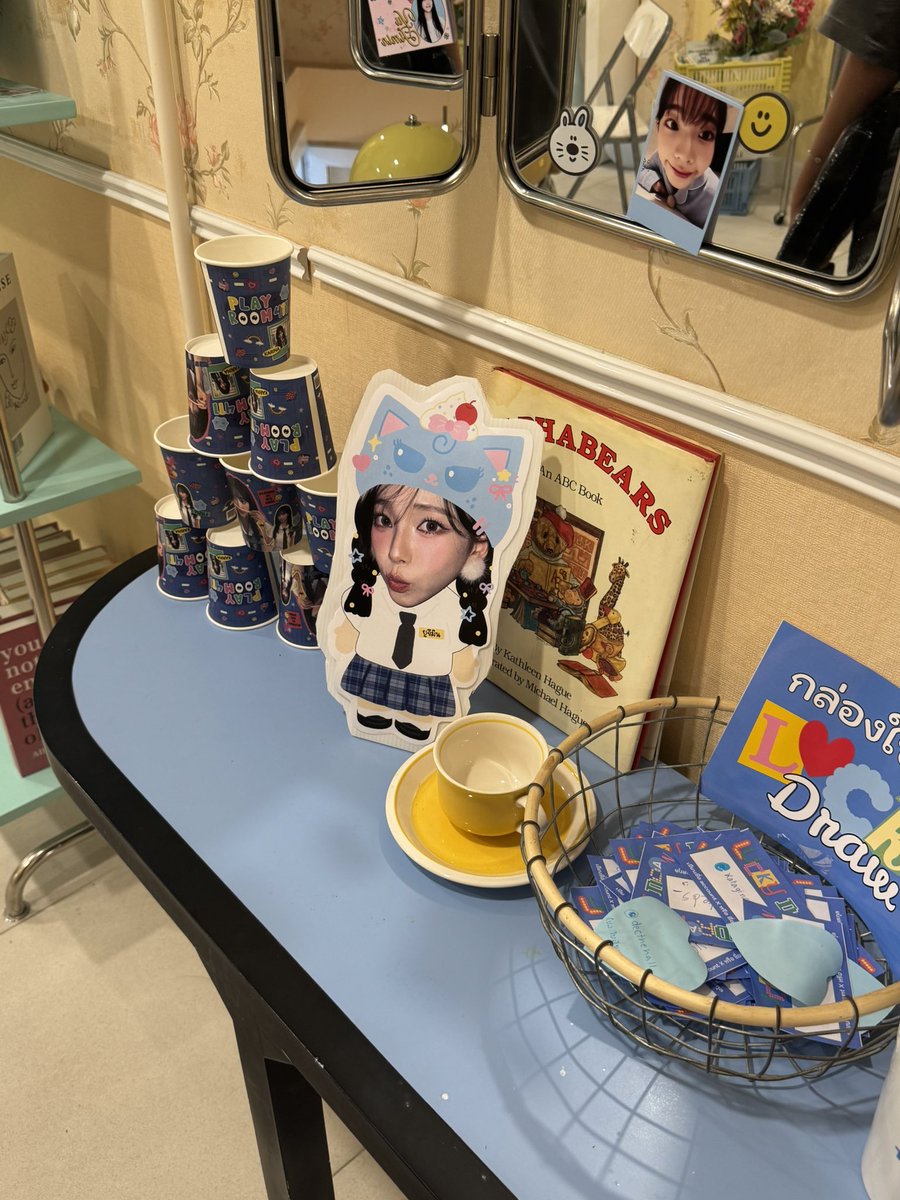 🦮🌱 ᵁᴬᵁ 🏁🎸 #BloomHour tweet media